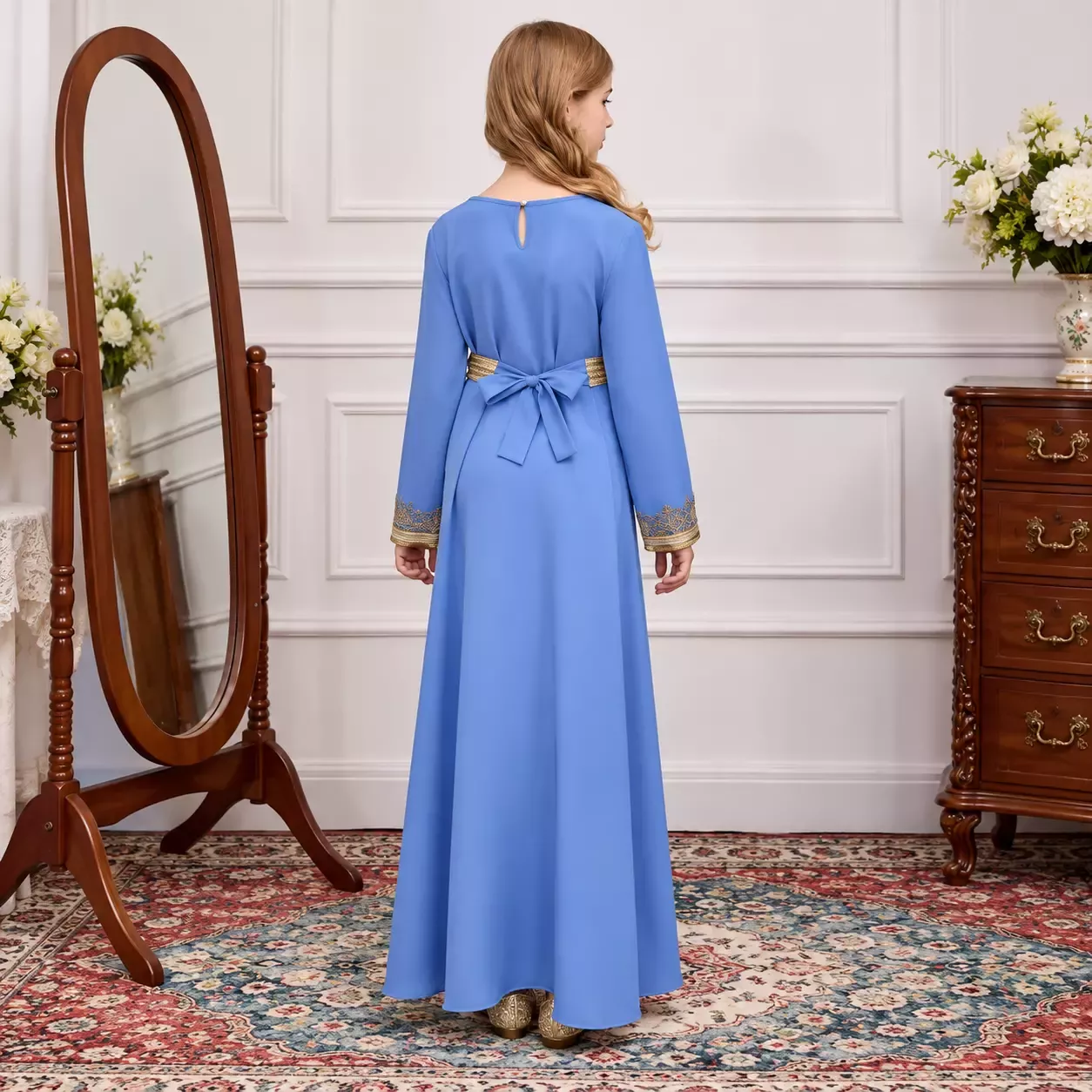 Abaya fille  en dentelle brodée à manches longues