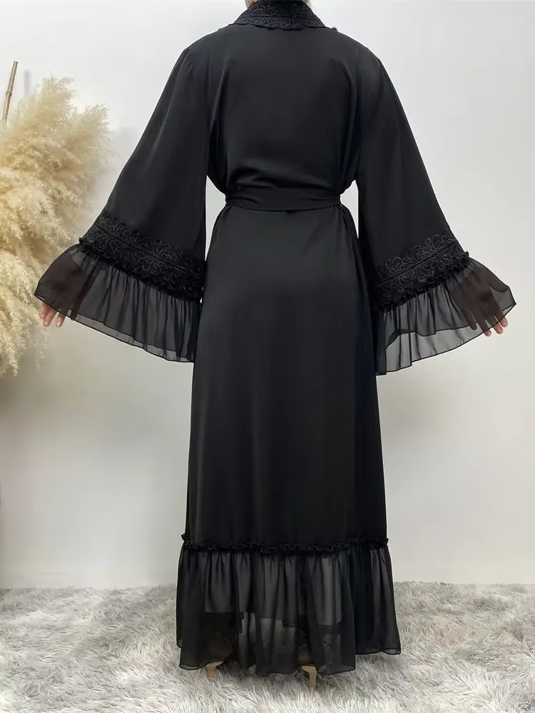 Abaya Dentelle Manches Evasées Brodées