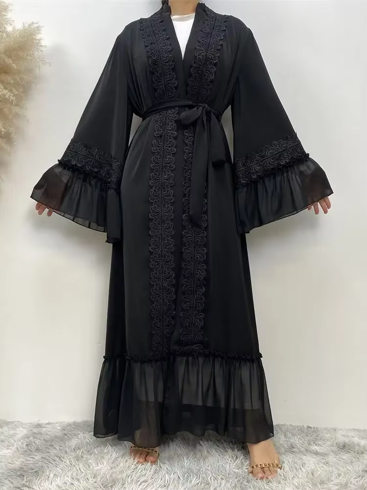 Abaya Dentelle Manches Evasées Brodées