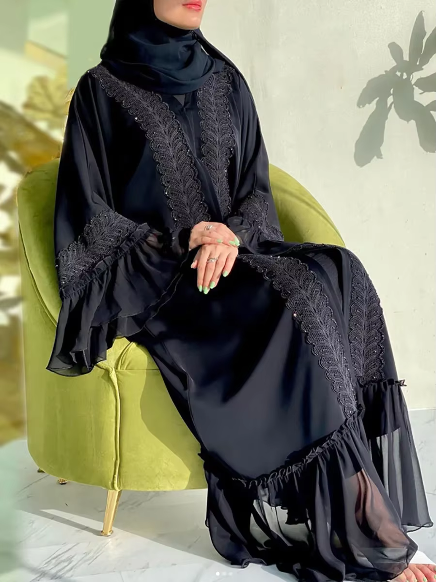Abaya Dentelle Manches Evasées Brodées