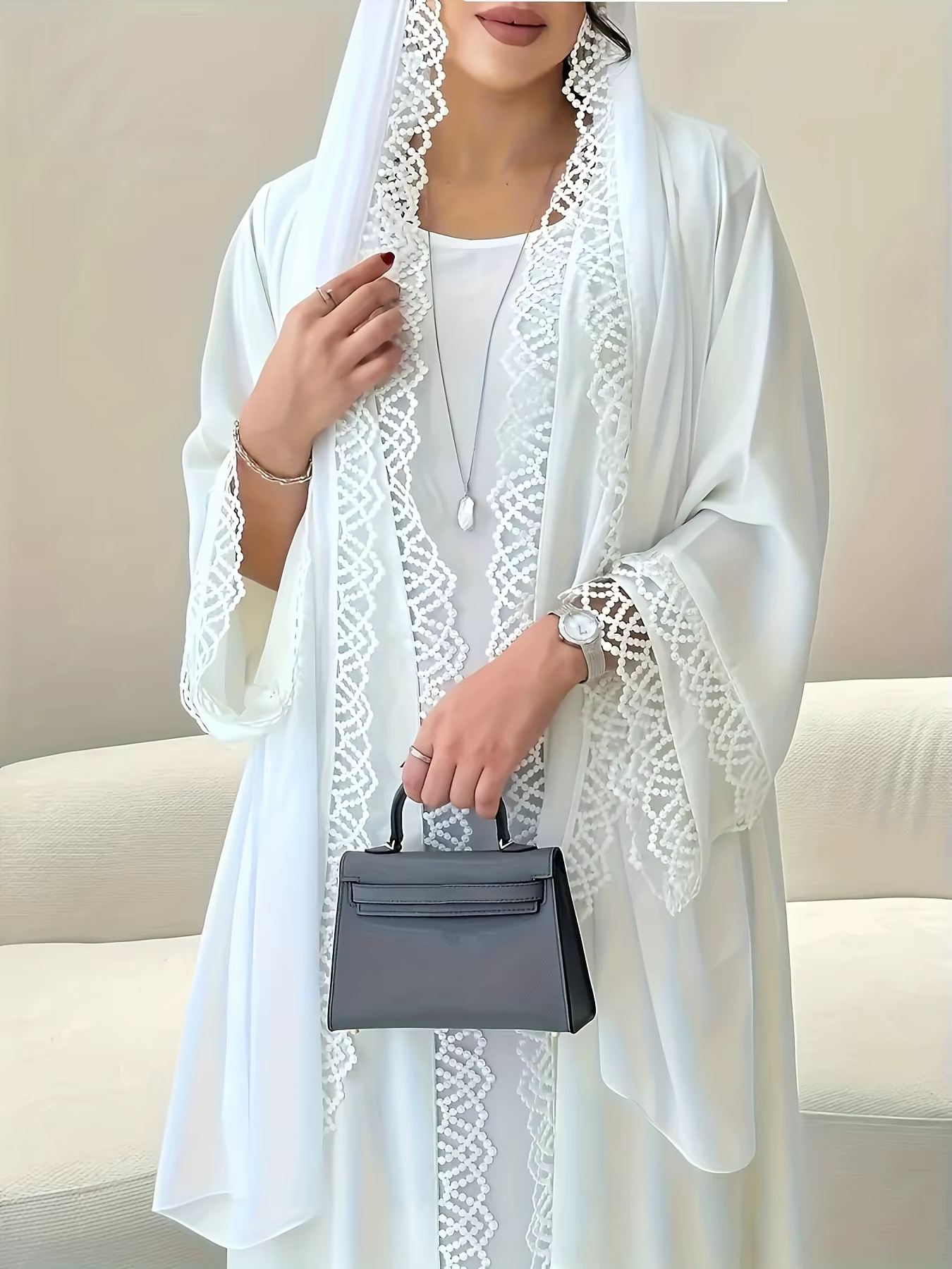 Abaya dentelle traditionnelle manches longues