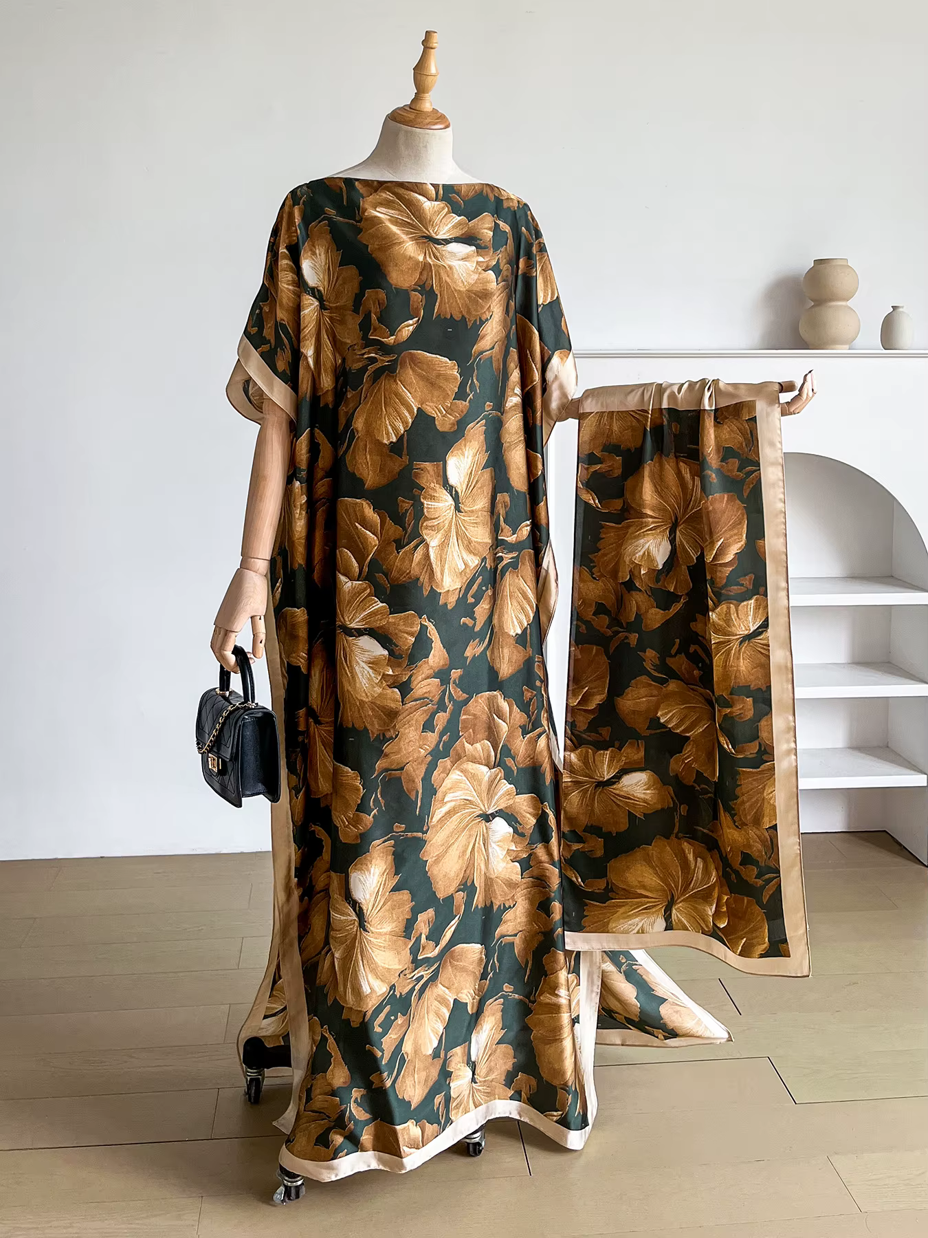 Abaya de Dubaï  Manches Courtes Ample avec Grand Foulard