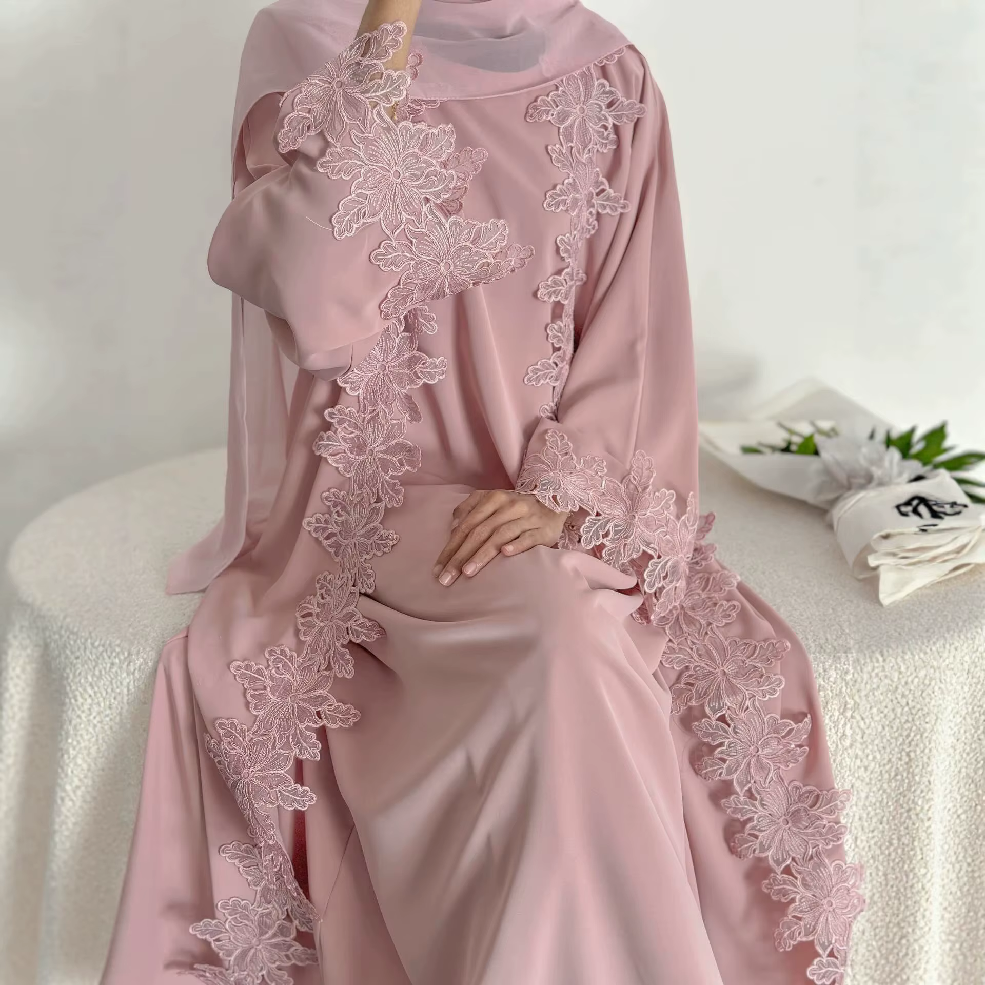 Abaya Dentelle à fleurs Nida, Ensemble 2 pièces