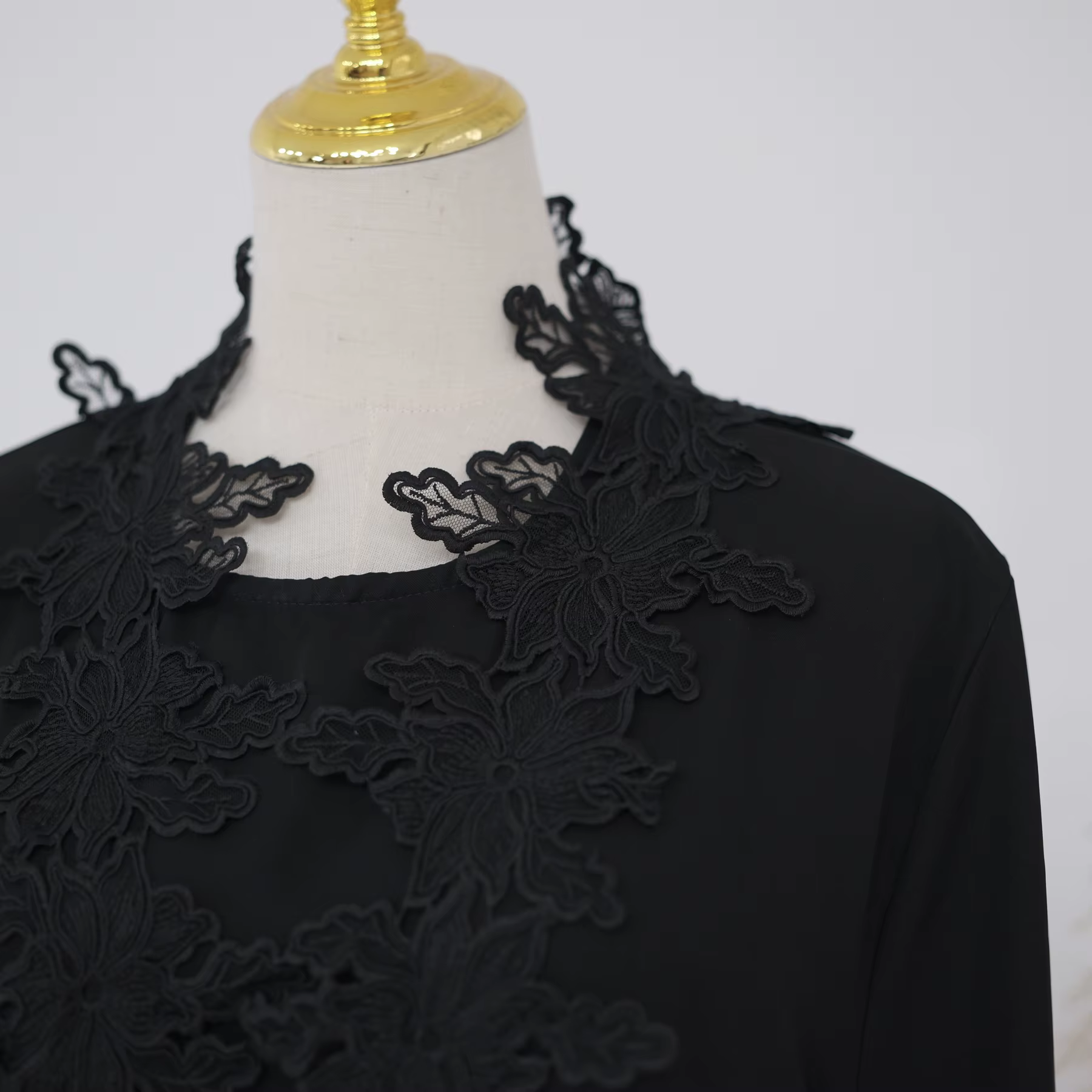 Abaya Dentelle à fleurs Nida, Ensemble 2 pièces