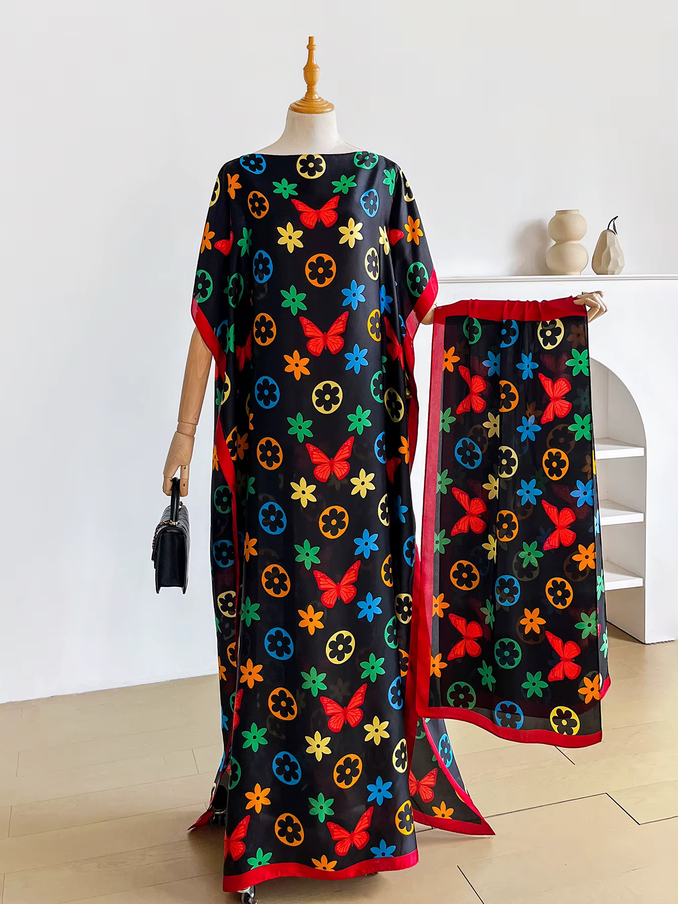 Abaya et foulard en satin  imprimé floral papillon coloré 