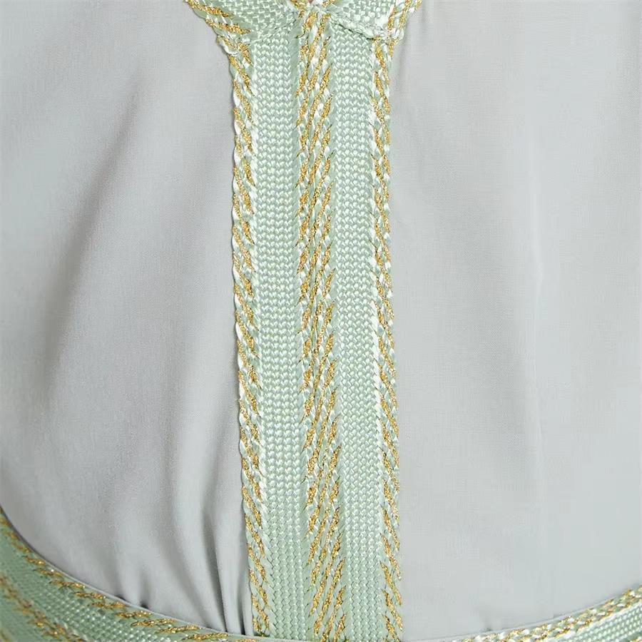 Abaya Pour Fille Brodée Avec Ceinture