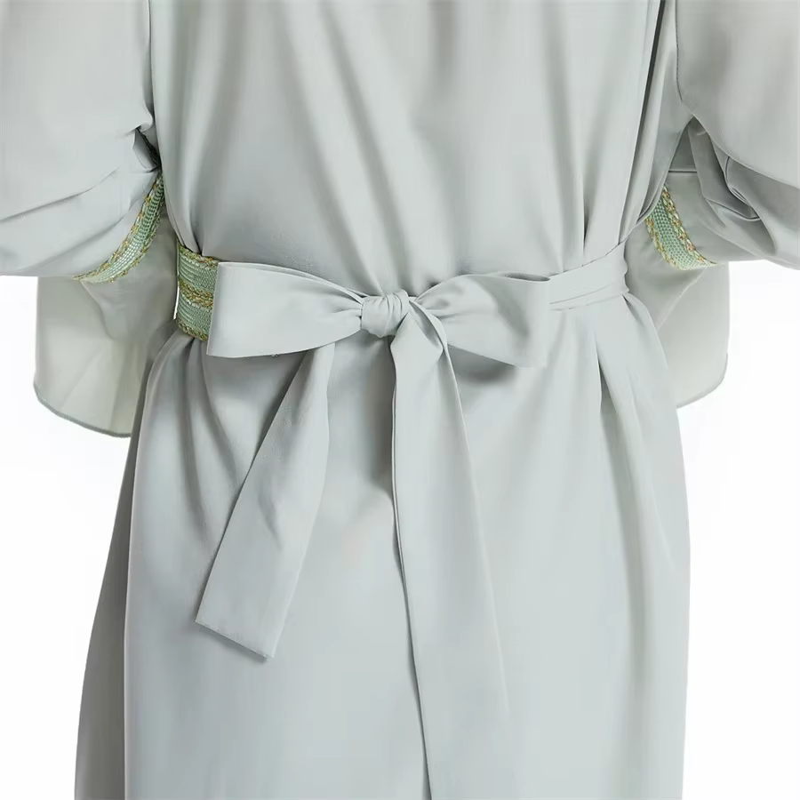 Abaya Pour Fille Brodée Avec Ceinture